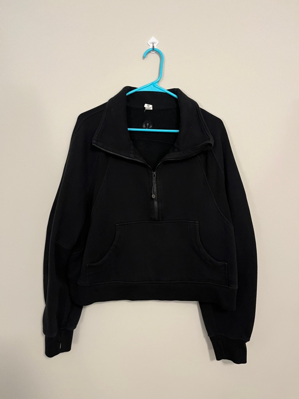 Cute black Lululemon scuba